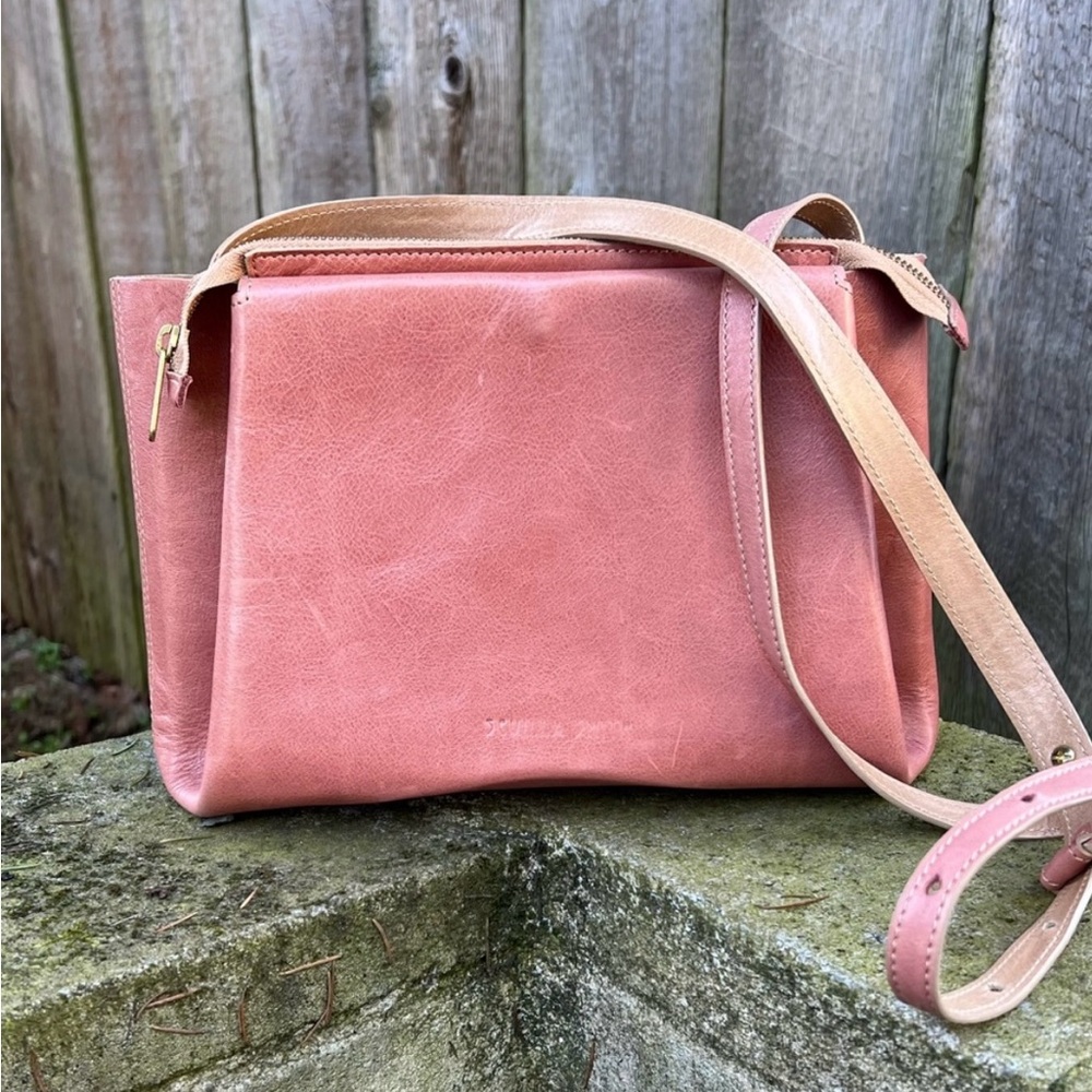 Gorgeous Sevilla Smith pink leather crossbody bag